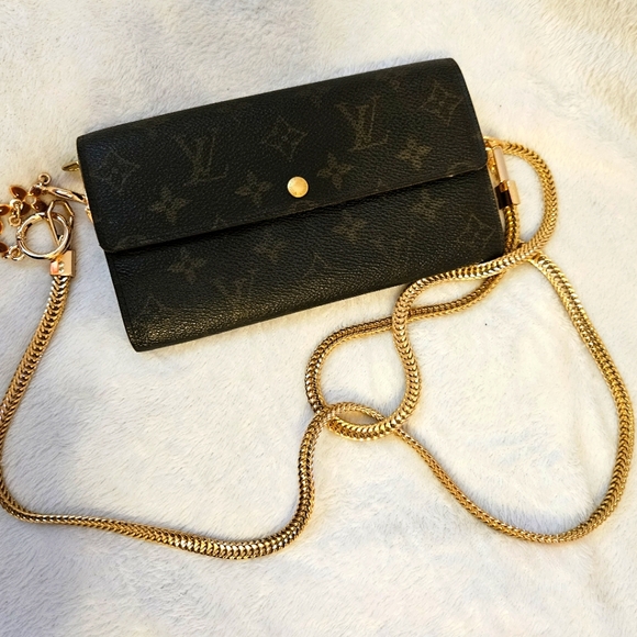 Authentic Louis Vuitton Wallet Crossbody - Picture 10 of 15